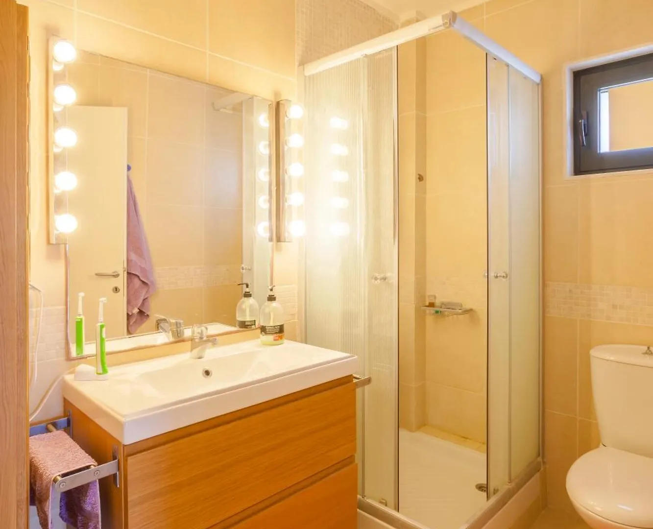 Delmare Thema Vacation House 하니오티